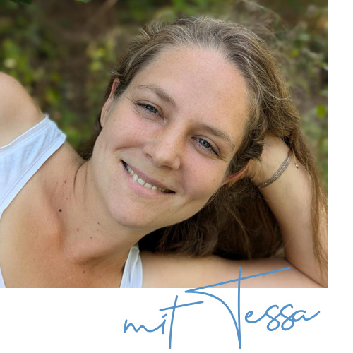 Lachyoga mit Tessa im Om Tara Yogazenrum Ochsenfurt